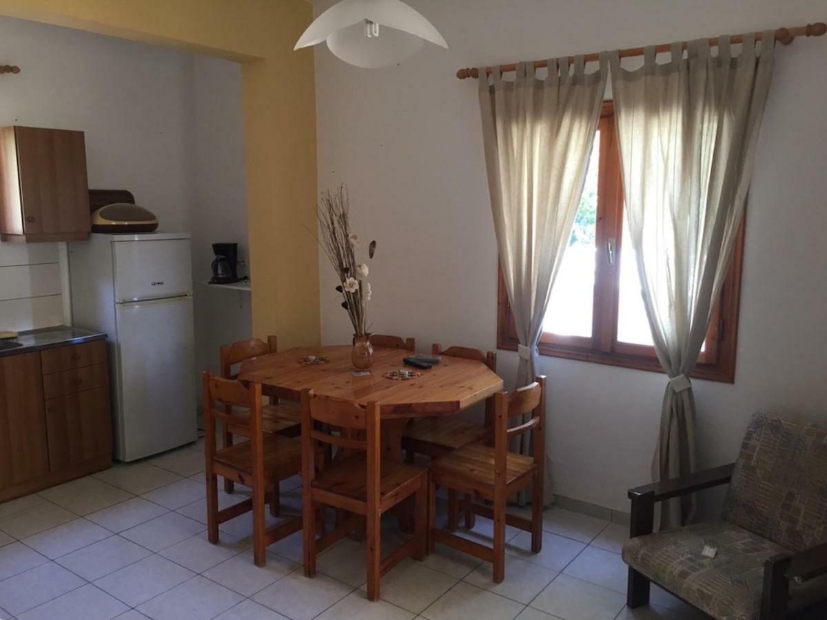 Asimina Apartment Istro Bagian luar foto
